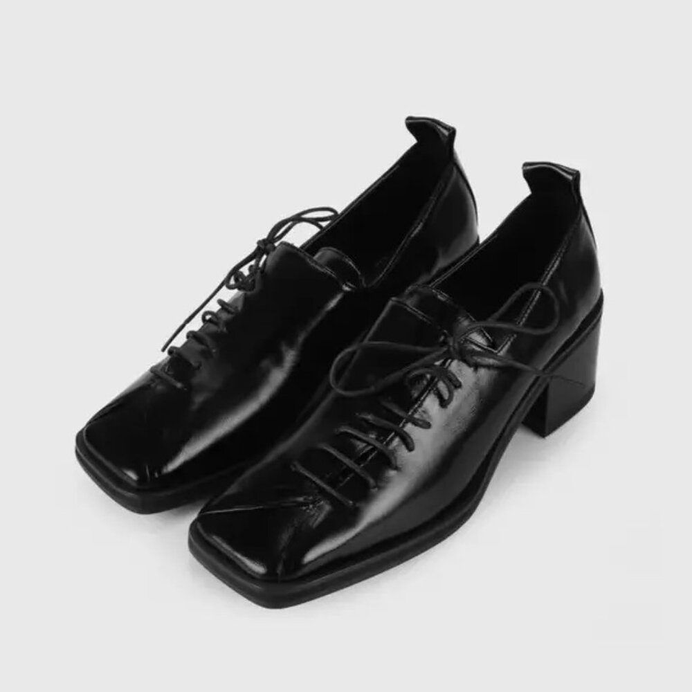 Korean Loafer Heel in Black Cracked Leather • 39